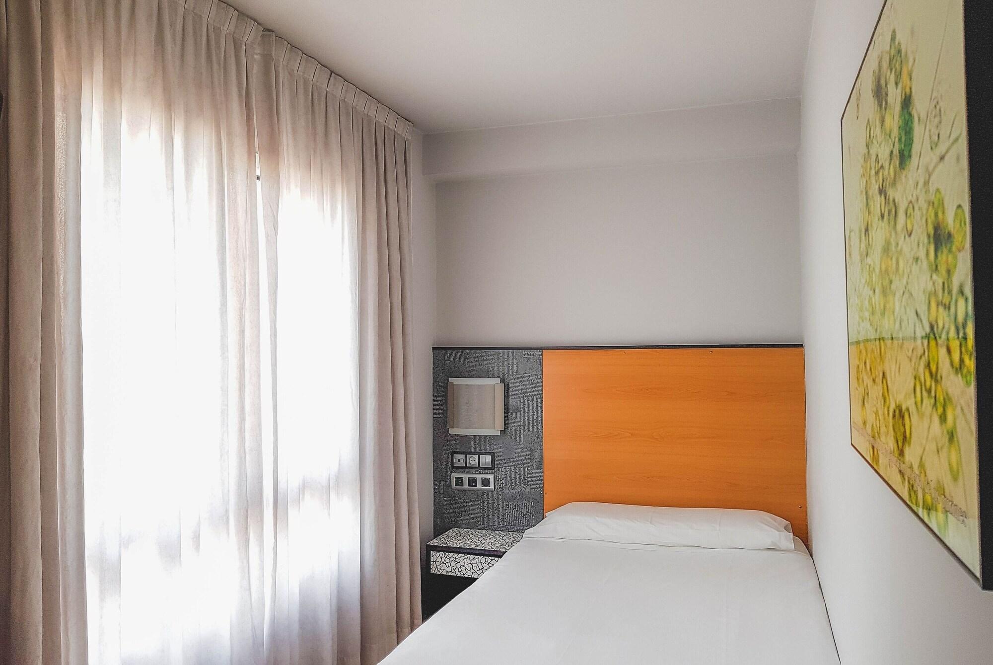 Hotel Faranda Pathos Gijon, Ascend Hotel Collection Екстер'єр фото